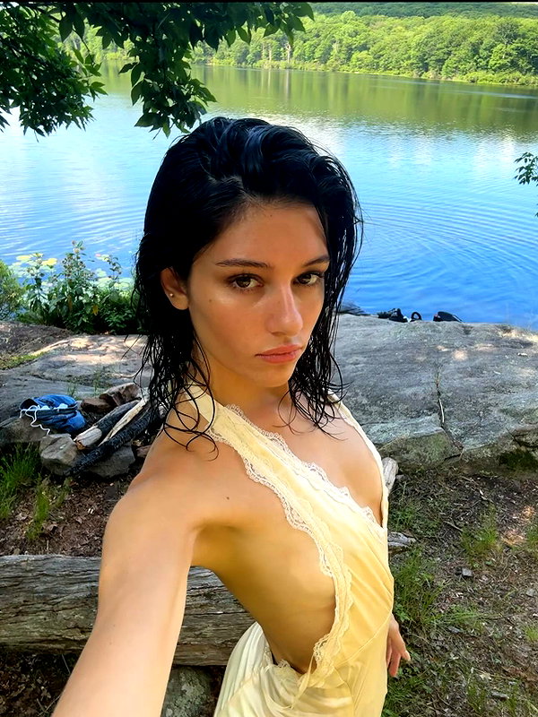 reneeebeller instagram image archive image