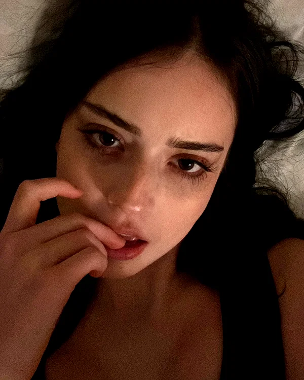 chica.niebla instagram image archive image