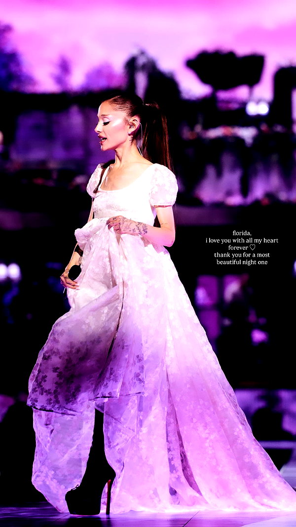 arianagrande instagram image archive image