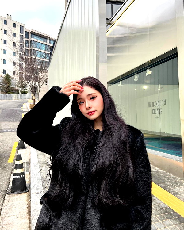 dear.zia instagram image archive image