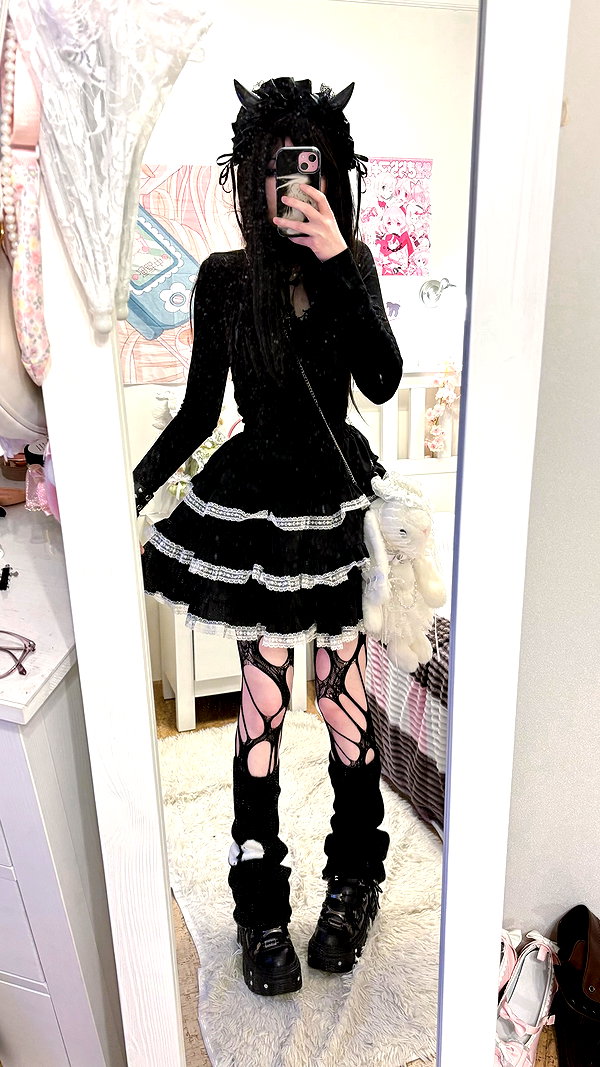 mie.llune instagram image archive image