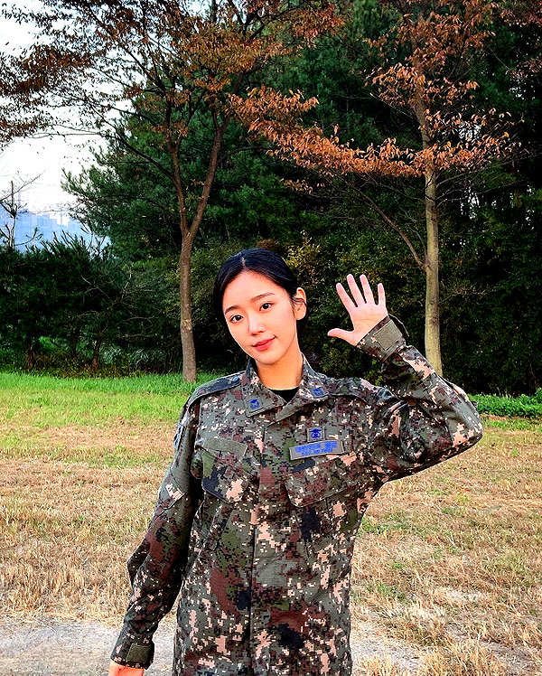 hyeweon__ instagram image archive image