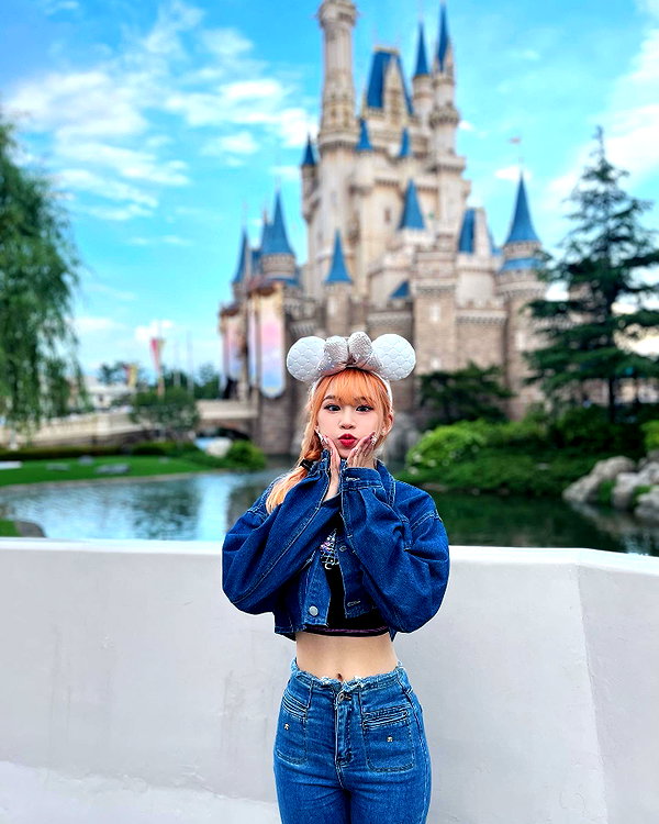 e.shao_417 instagram image archive image