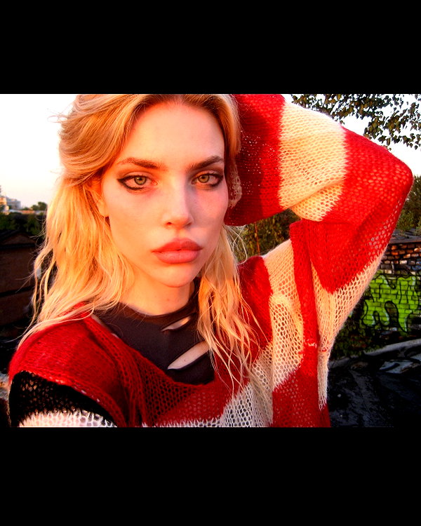 anya4everr instagram image archive image