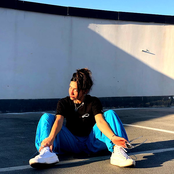 romi_henenson instagram image archive image