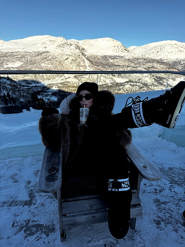 zoeliss instagram image archive image