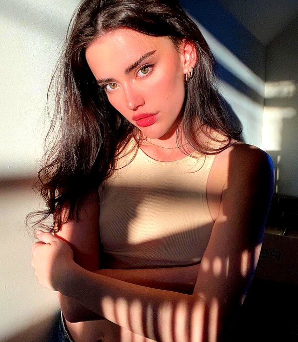 baddiesessence instagram image archive image