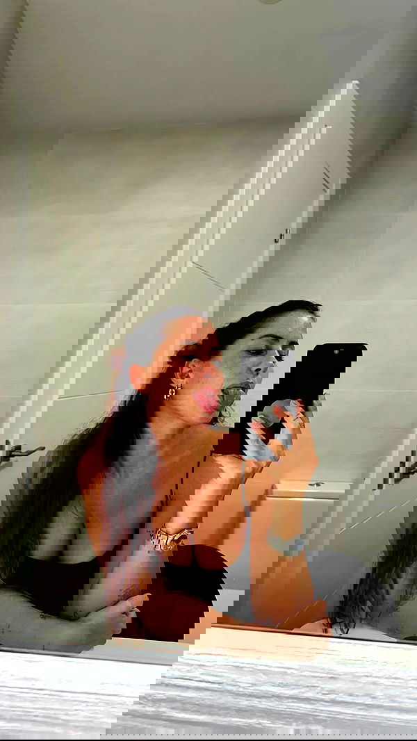 rebeccaschez rebeccaschez archive image