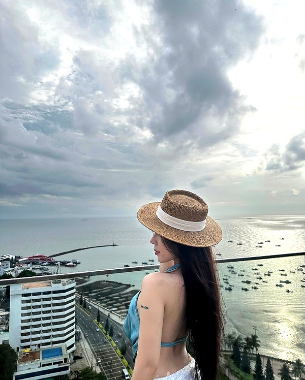 lyhythuedoxinh instagram image archive image