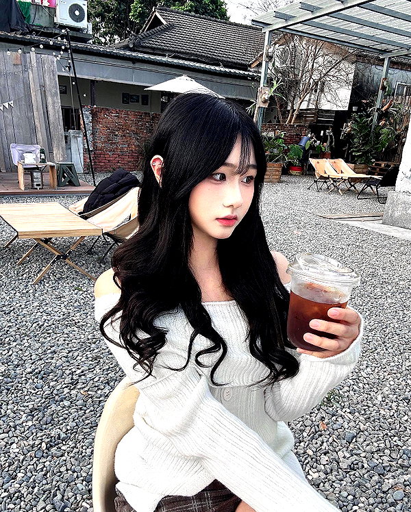 lai_931201 instagram image archive image