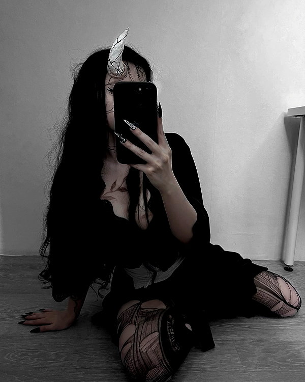 glowmoonshorty instagram image archive image