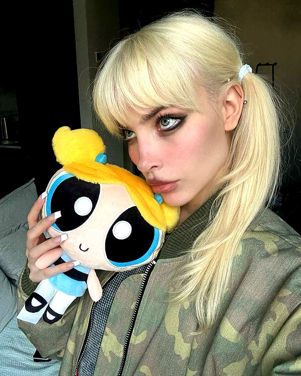 anya4everr instagram image archive image