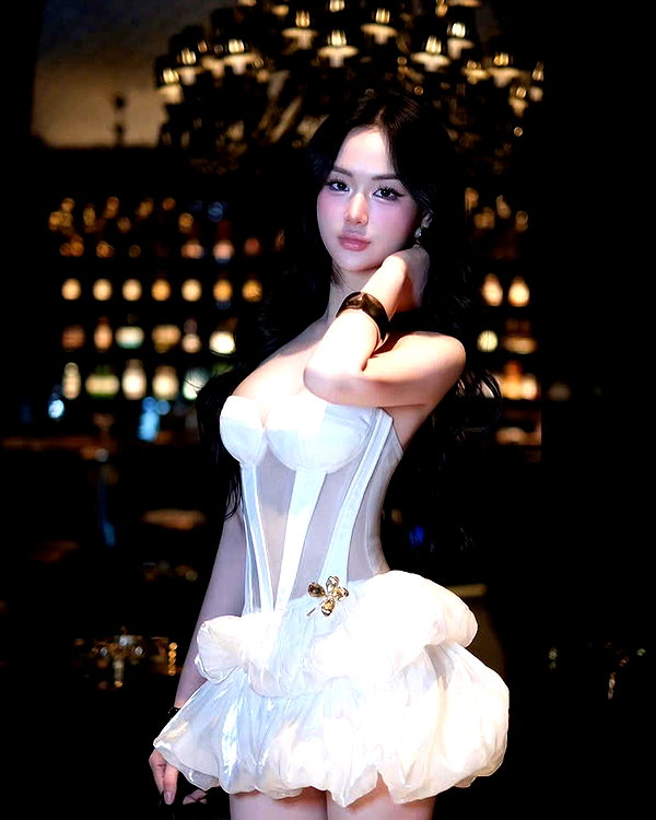 lyhythuedoxinh instagram image archive image