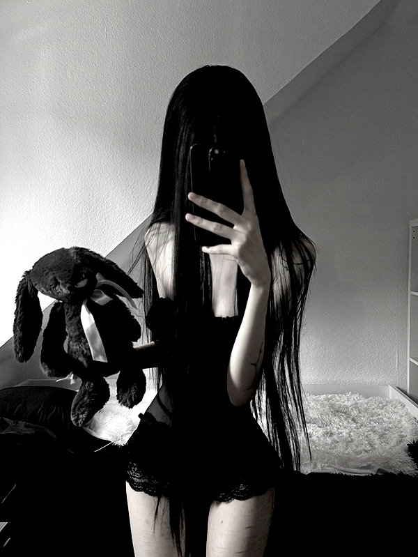 annaemiliaz instagram image archive image
