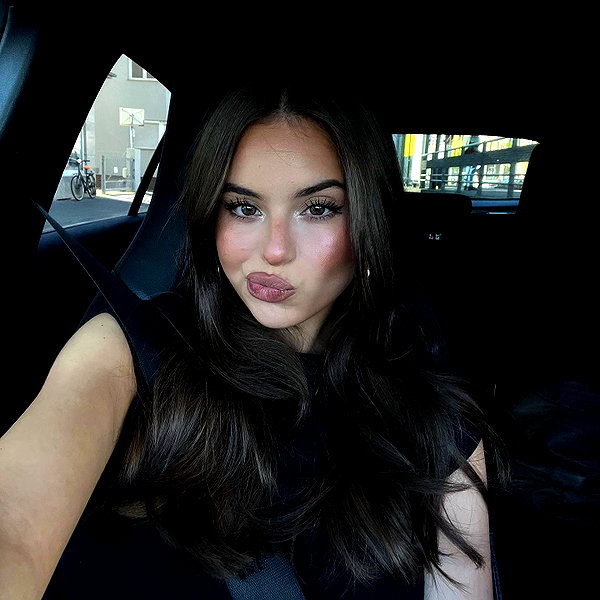 zoeliss instagram image archive image