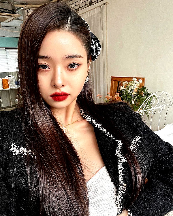 dear.zia instagram image archive image