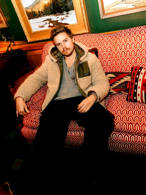 revolve archive image