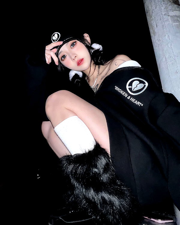 nixqq.425_ instagram image archive image