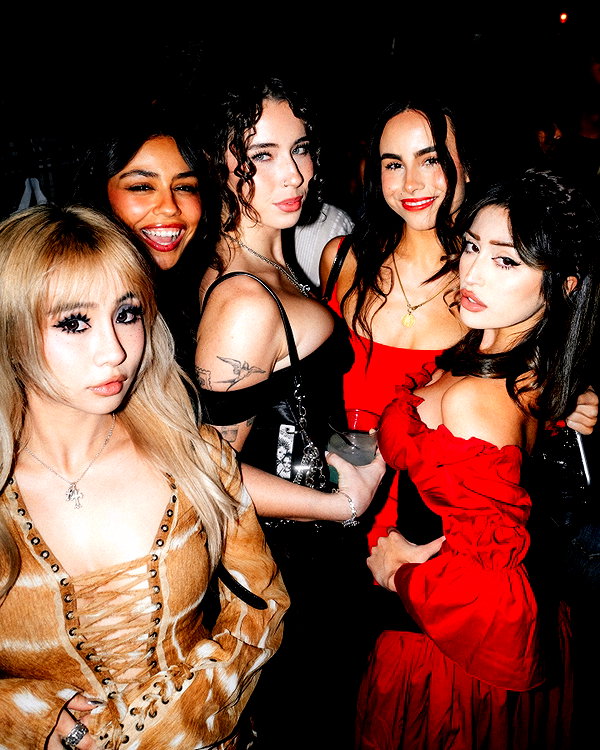 tiffanobi instagram image archive image
