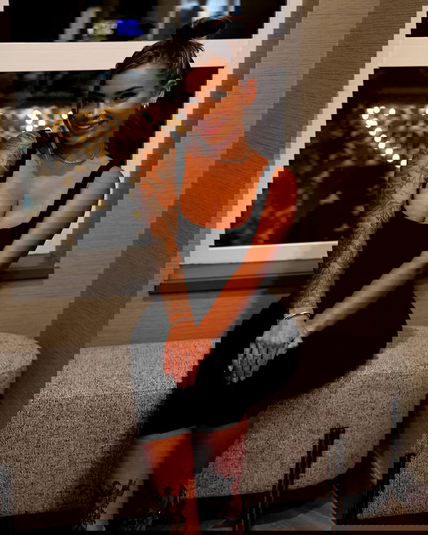 itshayleydavies itshayleydavies archive image