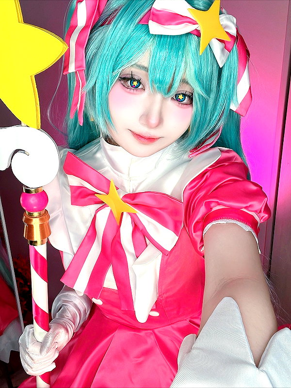 purinn_cos instagram image archive image