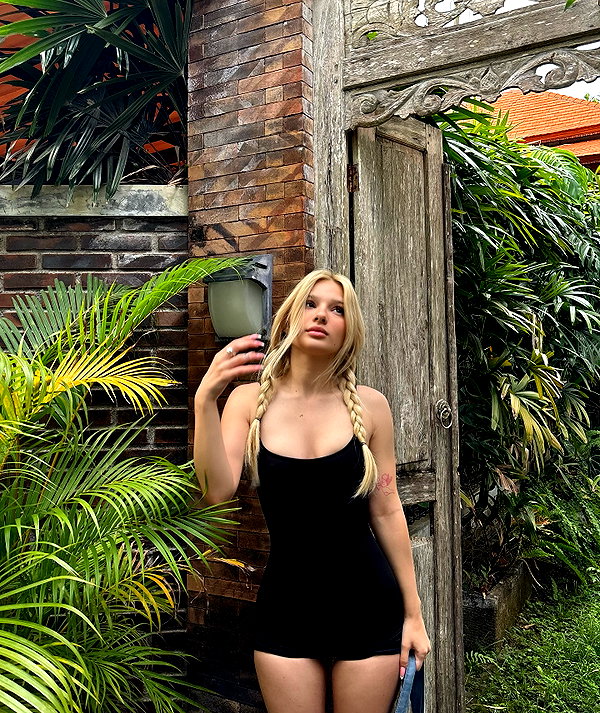 niisadurmaz instagram image archive image