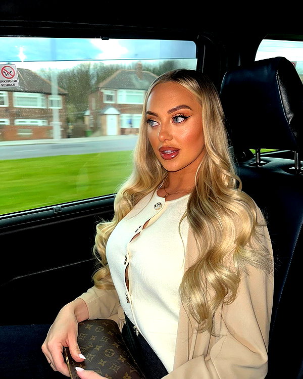rhiannonbluee instagram image archive image