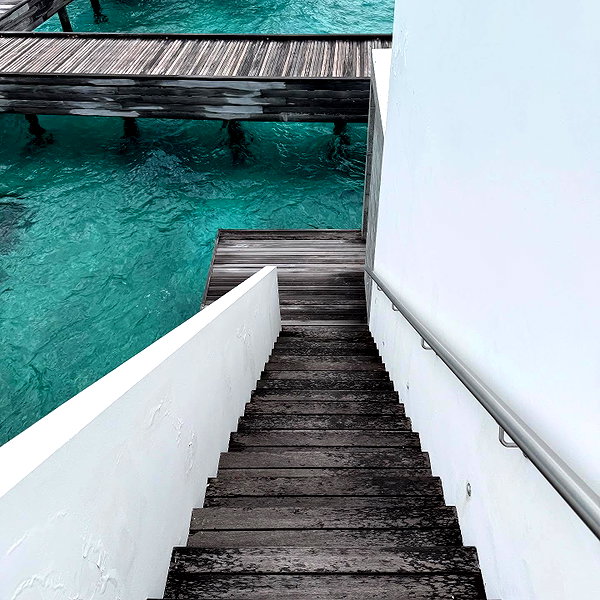 lyna_com2000 instagram image archive image