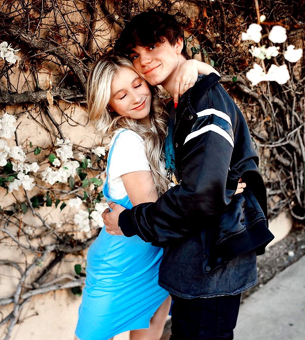 ellianawalmsley instagram image archive image