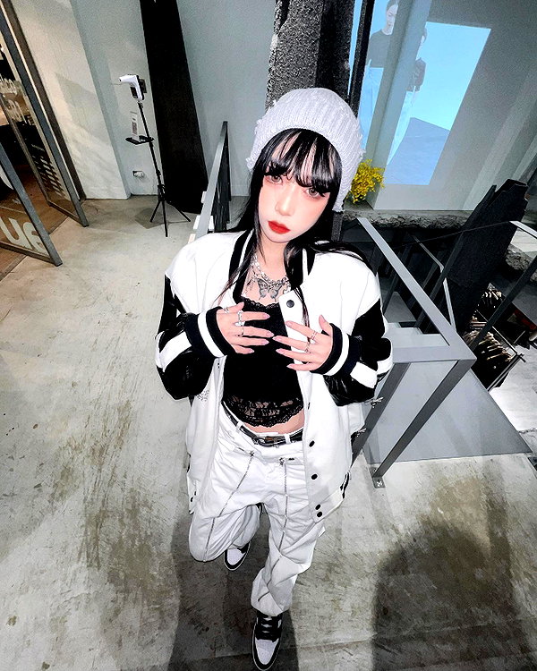 nixqq.425_ instagram image archive image