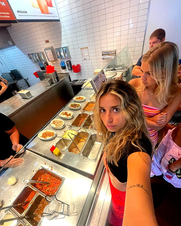 sadieemckennaa instagram image archive image
