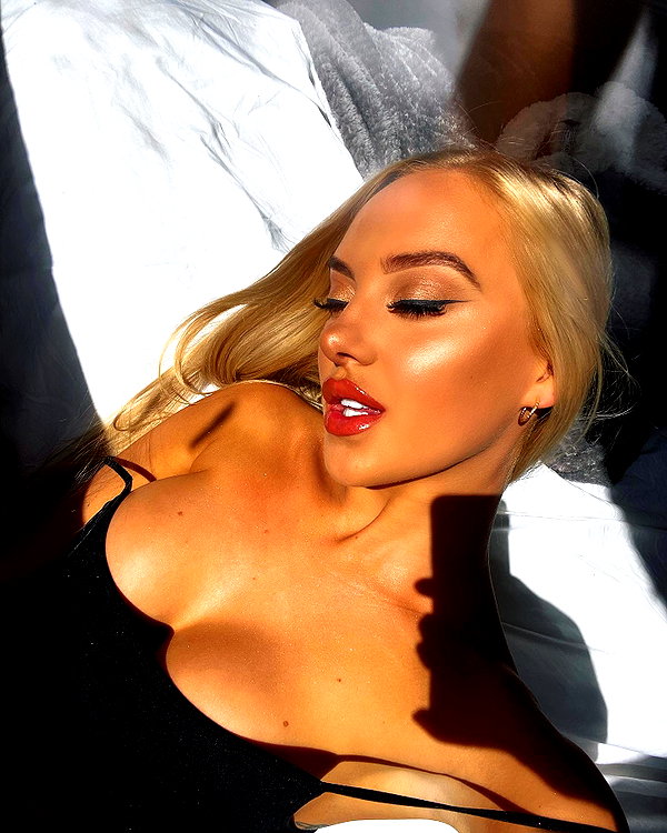rhiannonbluee instagram image archive image