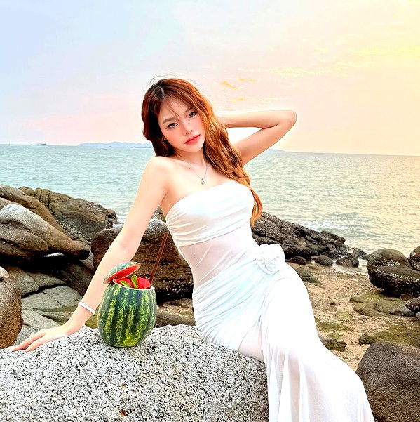 lyhythuedoxinh instagram image archive image
