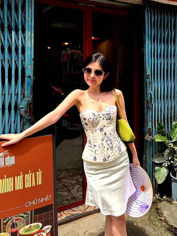lyhythuedoxinh instagram image archive image