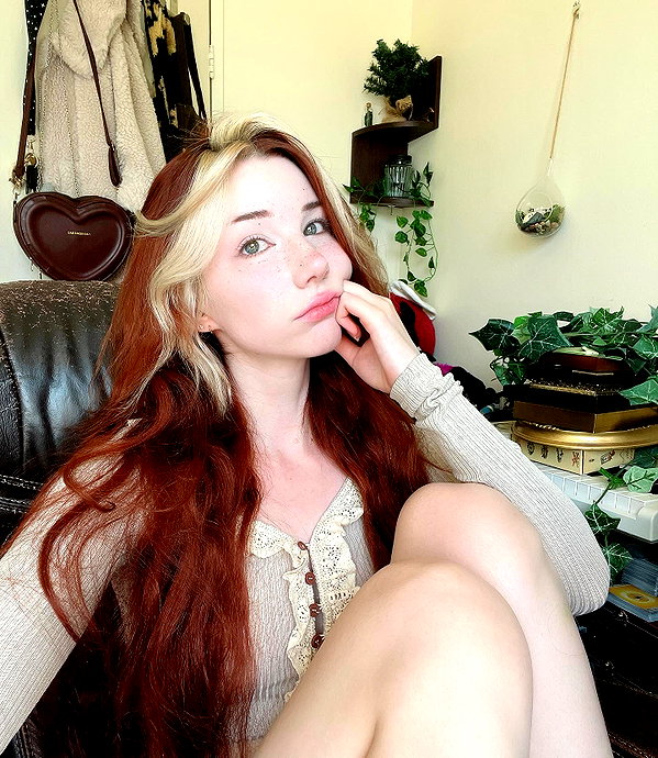 danielle.mercedie instagram image archive image