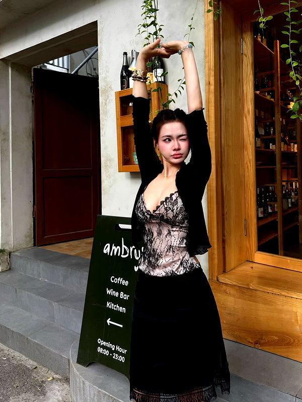 lyhythuedoxinh instagram image archive image