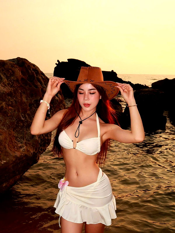 lyhythuedoxinh instagram image archive image