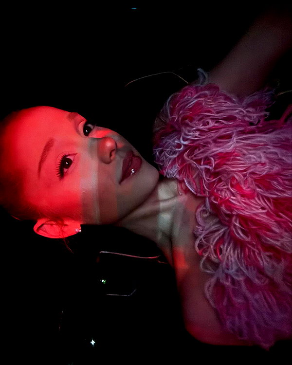 arianagrande instagram image archive image