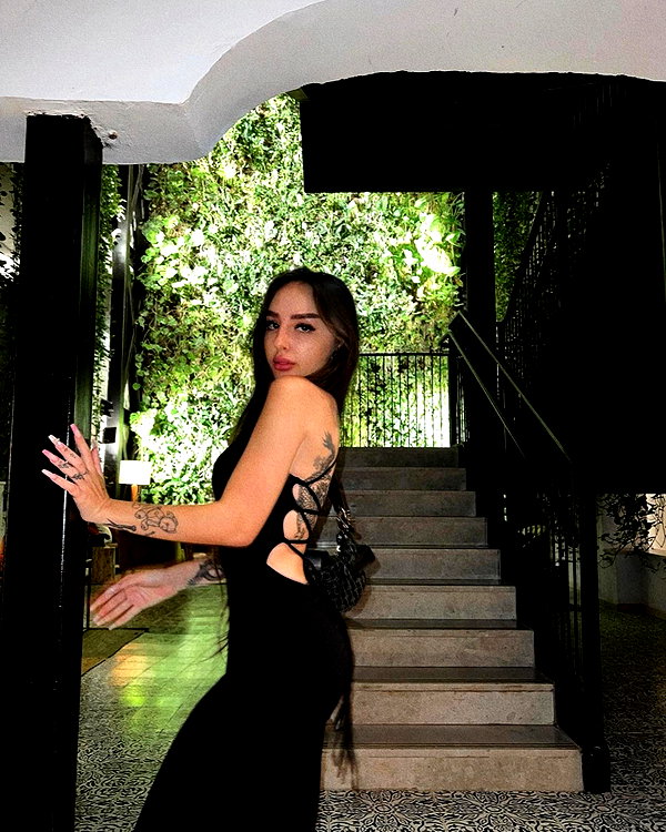 karin_orhov instagram image archive image