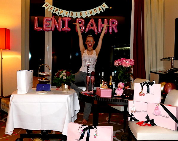leni.bahr instagram image archive image