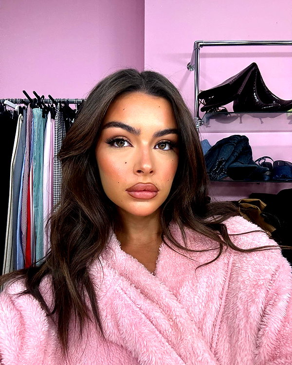 oliviaphillipps instagram image archive image