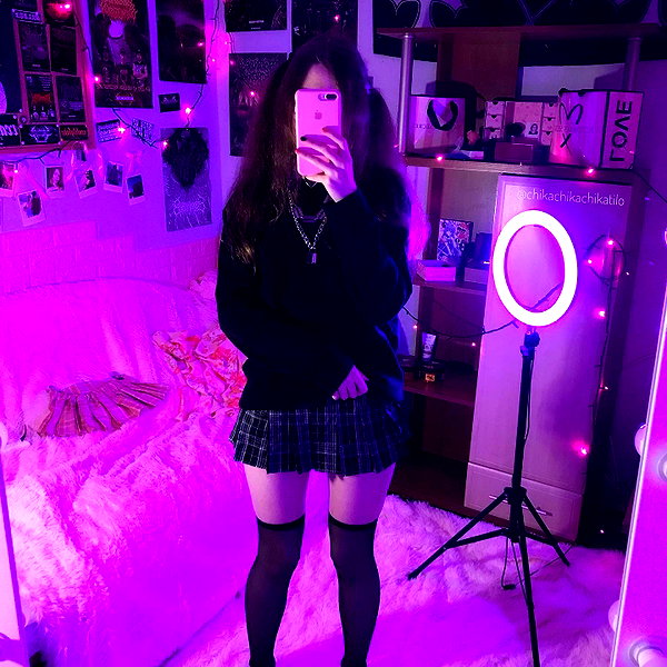 tiny.eviluv instagram image archive image