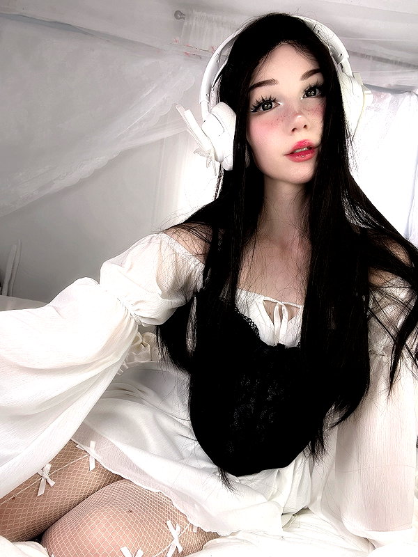danielle.mercedie instagram image archive image