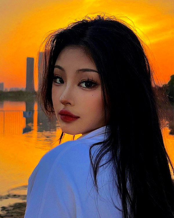 ll.lu1s instagram image archive image