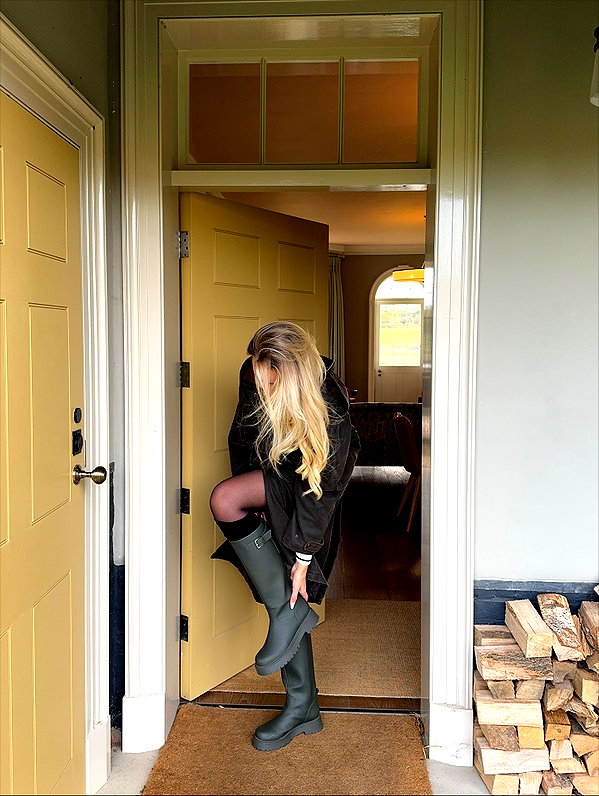 lilih instagram image archive image