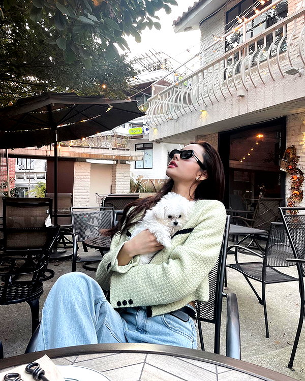 dear.zia instagram image archive image