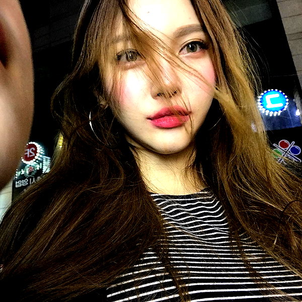 Archived image from @heroineseen on Instagram