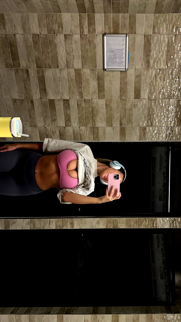 kaylasimmmons instagram image archive image