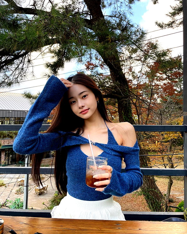 dear.zia instagram image archive image