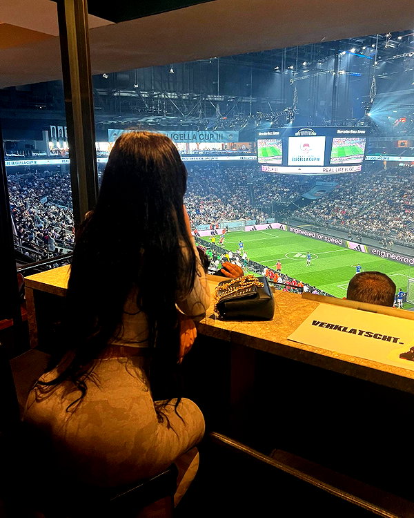 vanessa.rhd instagram image archive image